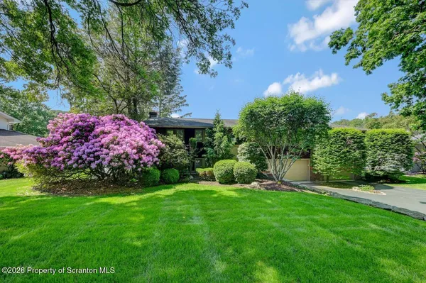$675,000 | 12 Lakeside Drive, Clarks Summit, PA 18411