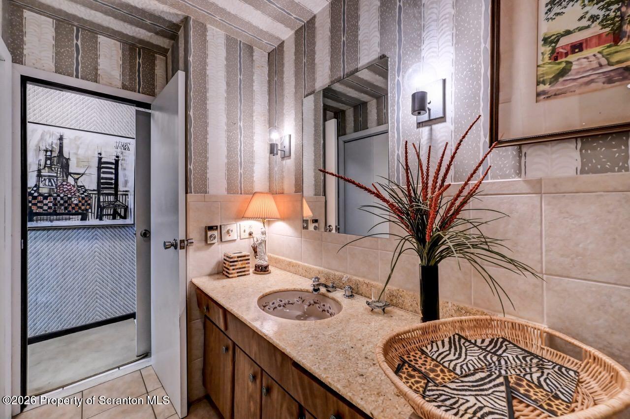 12 Lakeside Drive Clarks Summit, PA 18411 - Photo 64 of 80 Bath