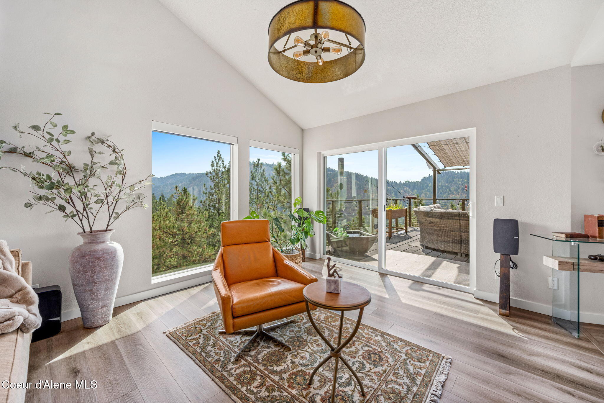 2920 East Fernan Hill Road Coeur D'Alene, ID 83814 - Photo 11 of 64 Living Room
