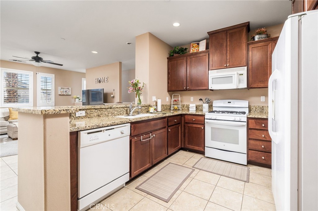 16001 Chase Road, Unit 72 Fontana, CA 92336 - Photo 13 of 44