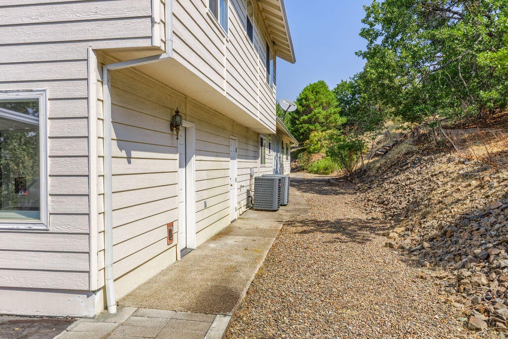 4096 North Roxy Drive Medford, OR 97504 - Photo 50 of 62 50