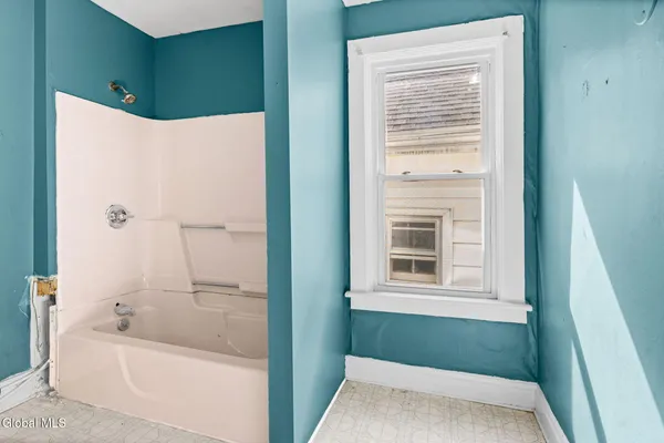 $199,900 | 1526 5th Avenue, Watervliet, NY 12189