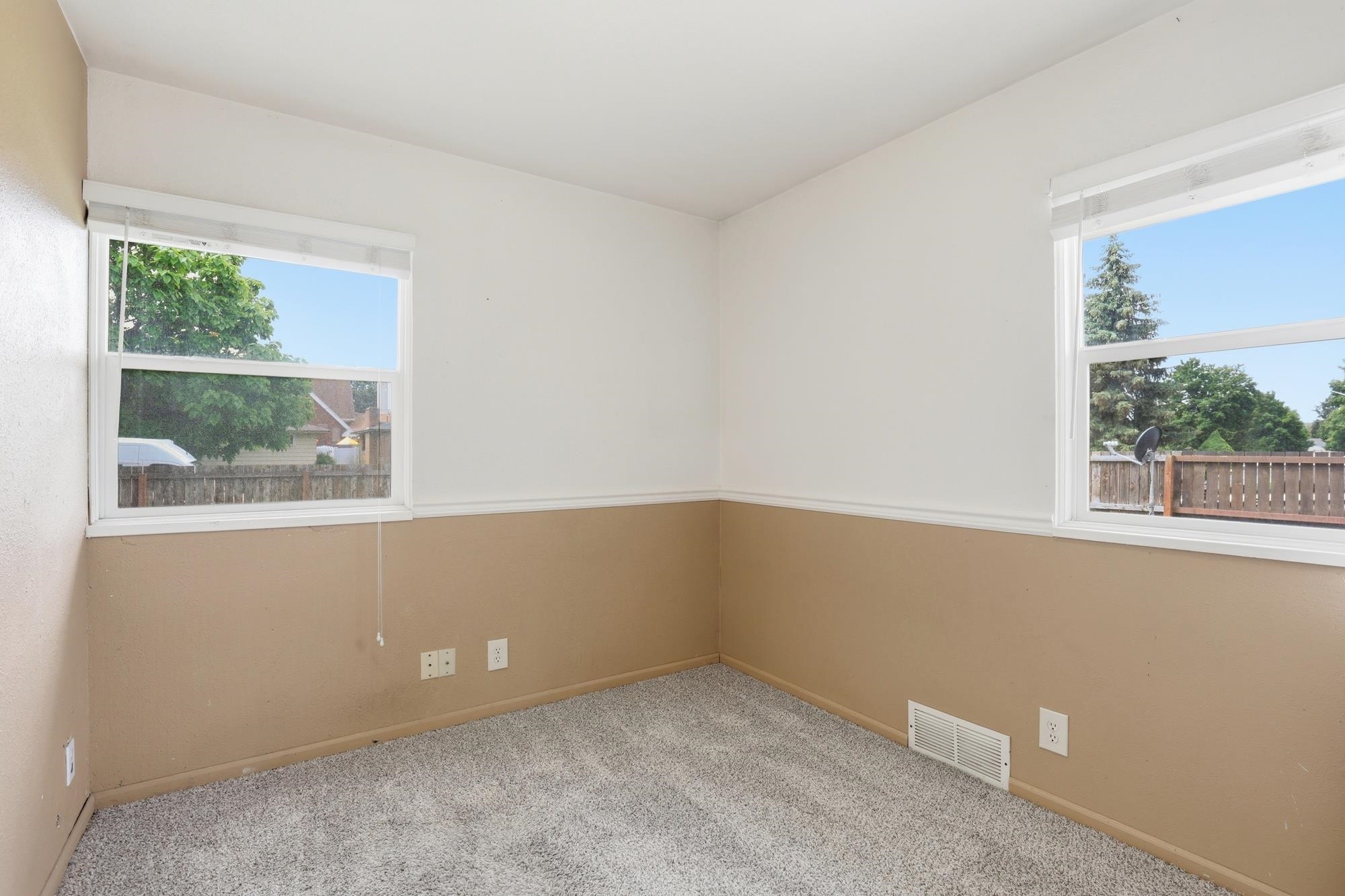 4607 North G Street Spokane, WA 99205 - Photo 9 of 36