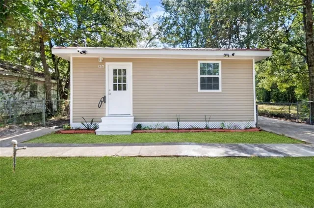 $1,250 | 906 East Merry Avenue, Hammond, LA 70403