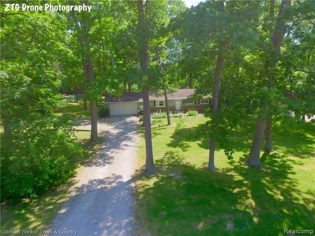 1010 Oakcrest Road Howell, MI 48843 - Photo 28 of 33 DJI_0151.jpg