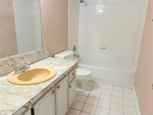 $2,700 | 6518 Southwest 41st Street, Unit 6518, Davie, FL 33314