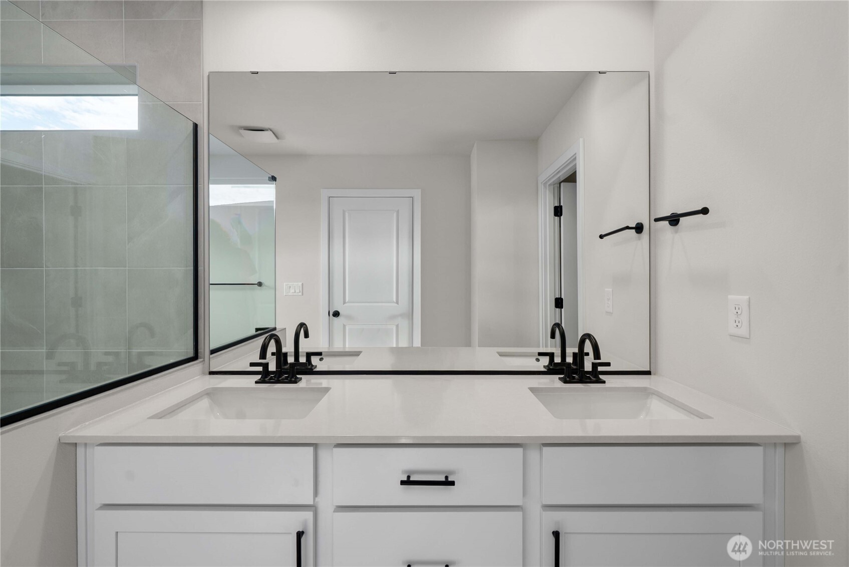 17548 Northeast Midnight Sun Loop Poulsbo, WA 98370 - Photo 26 of 40