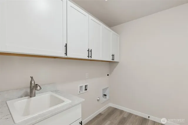 $749,990 | 17548 Northeast Midnight Sun Loop, Poulsbo, WA 98370