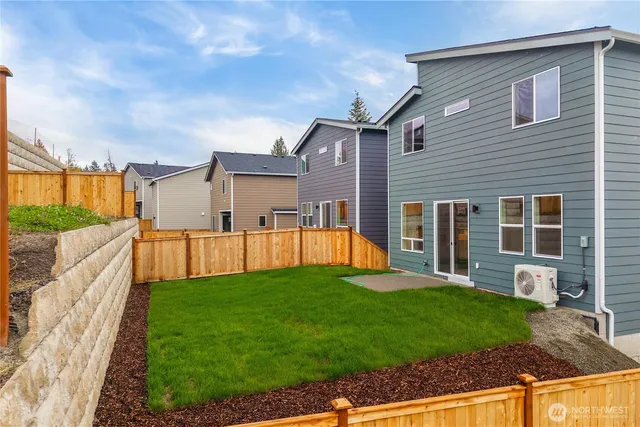 $749,990 | 17548 Northeast Midnight Sun Loop, Poulsbo, WA 98370