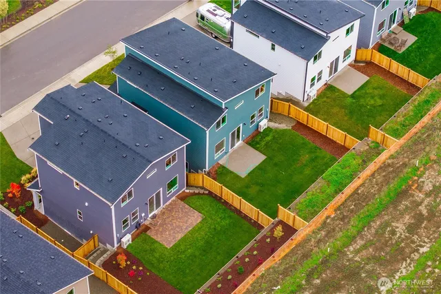 $749,990 | 17548 Northeast Midnight Sun Loop, Poulsbo, WA 98370