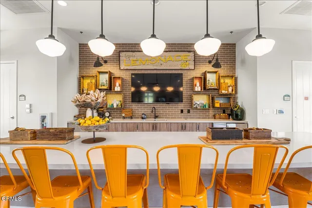 $3,995 | 530 Jubilee Place, Santa Paula, CA 93060