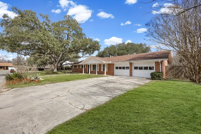 $339,999 | 795 Vogel Drive, Lockhart, TX 78644