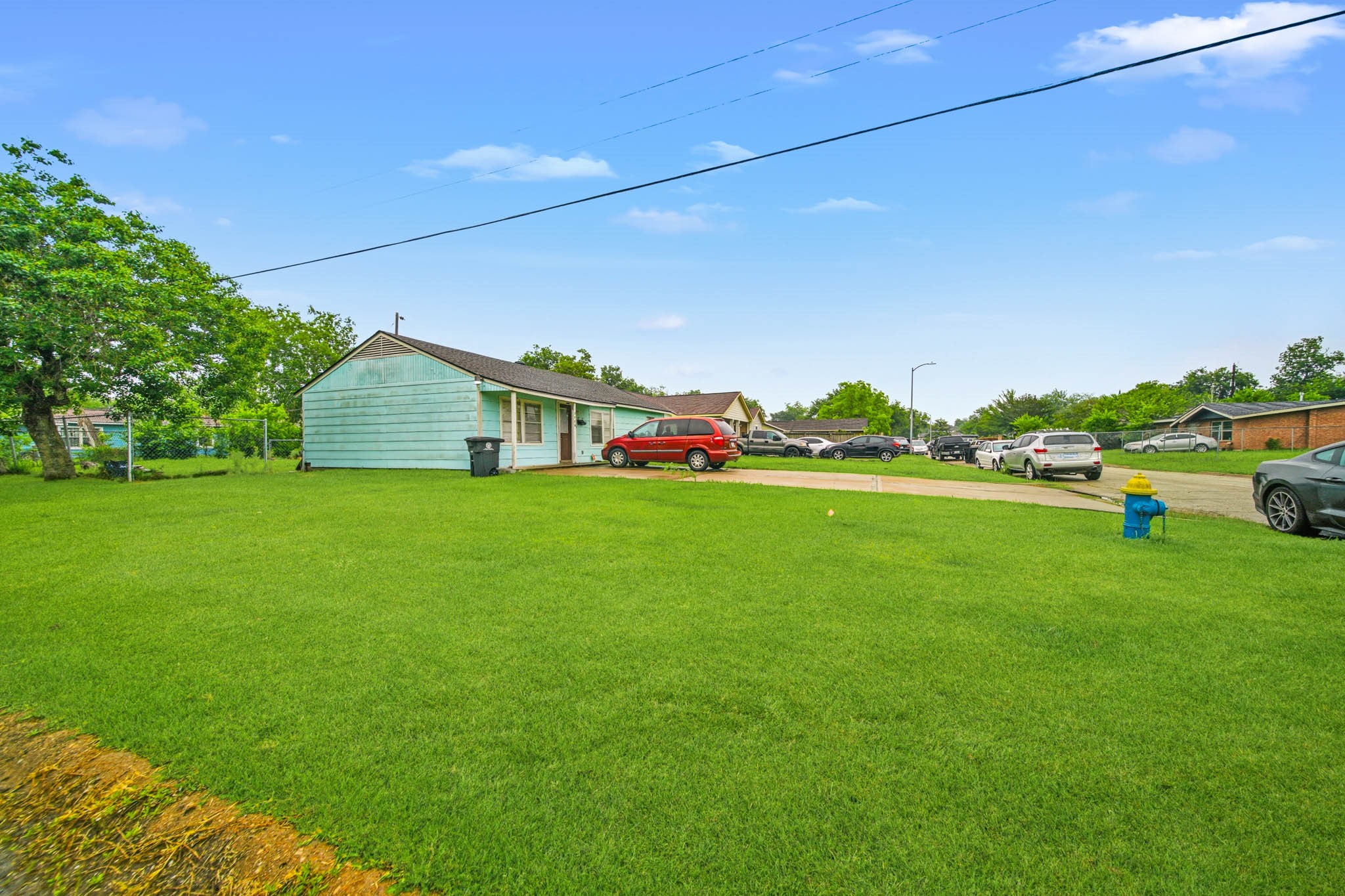 5003 Ridgeway Drive Houston, TX 77033 - Photo 4 of 25