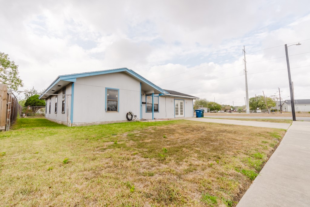 1401 Barcelona Drive Corpus Christi, TX 78416 - Photo 2 of 13 a view of a house with a yard