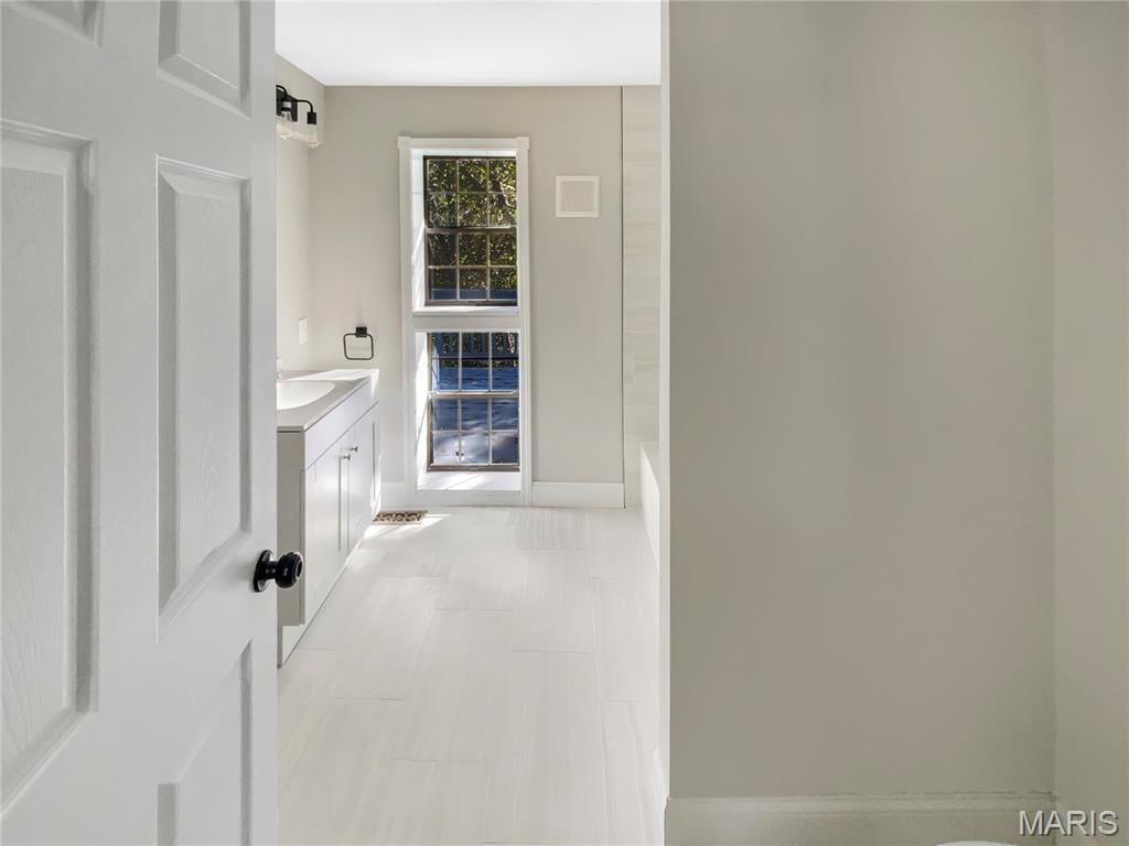 7546 Becker Road St. Louis, MO 63129 - Photo 8 of 18 Gallery Image 8