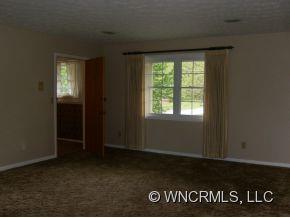 100 Falling Waters Road, Unit 3 Hendersonville, NC 28792 - Photo 4 of 22 Gallery Image 4
