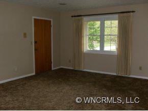 100 Falling Waters Road, Unit 3 Hendersonville, NC 28792 - Photo 5 of 22 Gallery Image 5