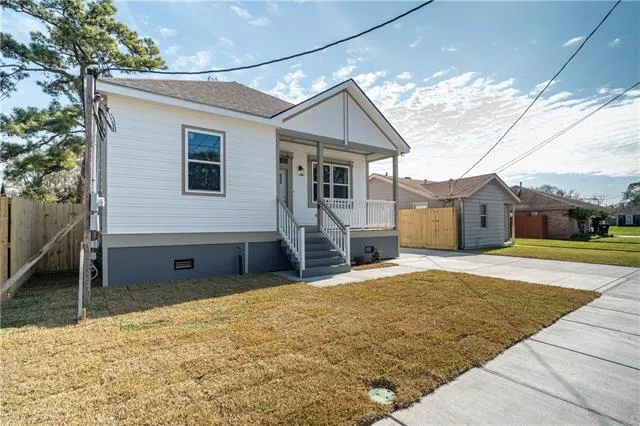$305,000 | 2917 Palmetto Street, Chalmette, LA 70043