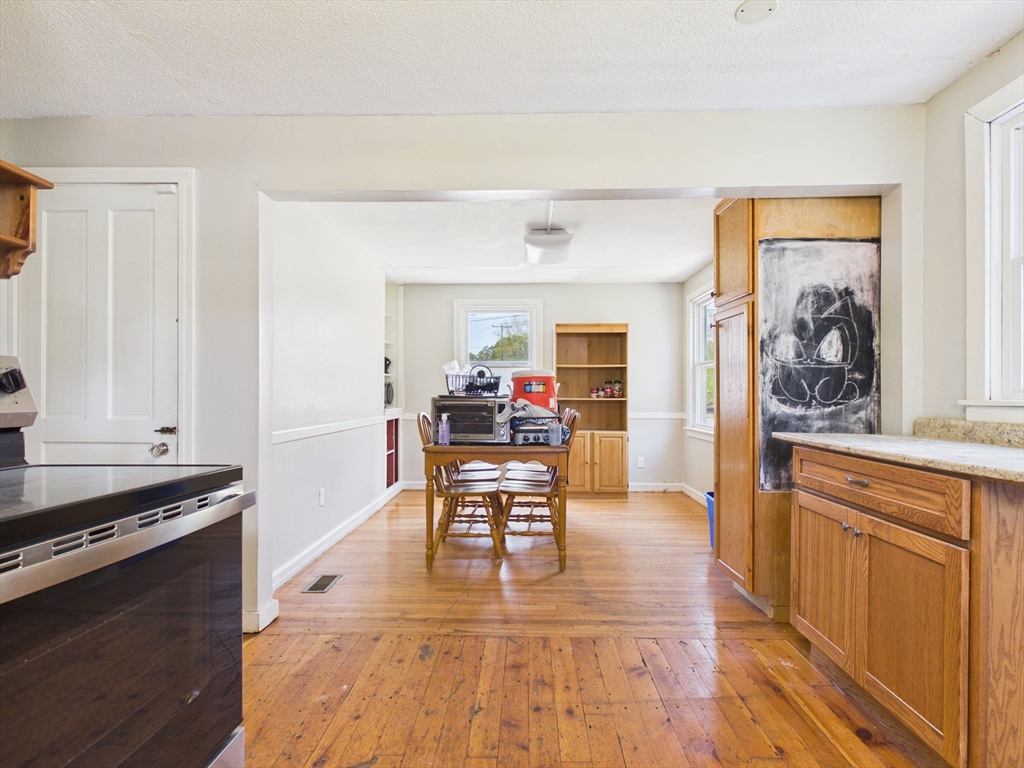 5 Barber Street Springfield, MA 01109 - Photo 23 of 41
