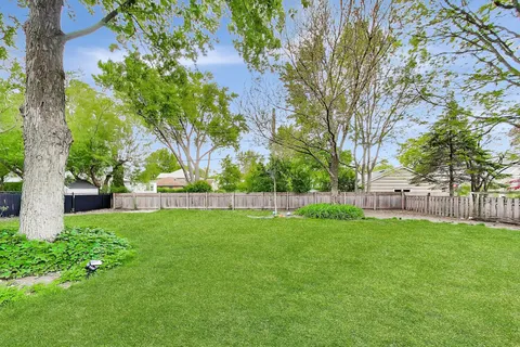 $713,000 | 310 West Kirchhoff Road, Arlington Heights, IL 60005