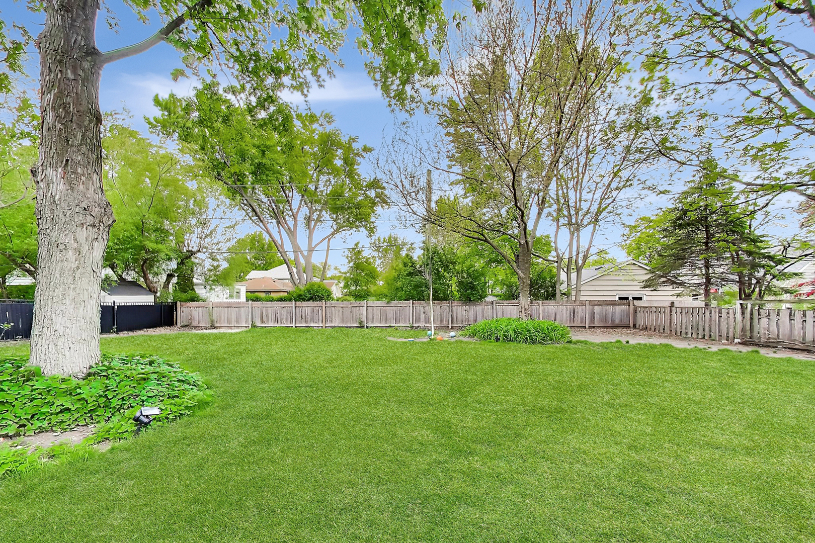 310 West Kirchhoff Road Arlington Heights, IL 60005 - Photo 21 of 27