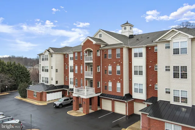 $335,000 | 9713 Handerson Place, Unit 104, Manassas Park, VA 20111
