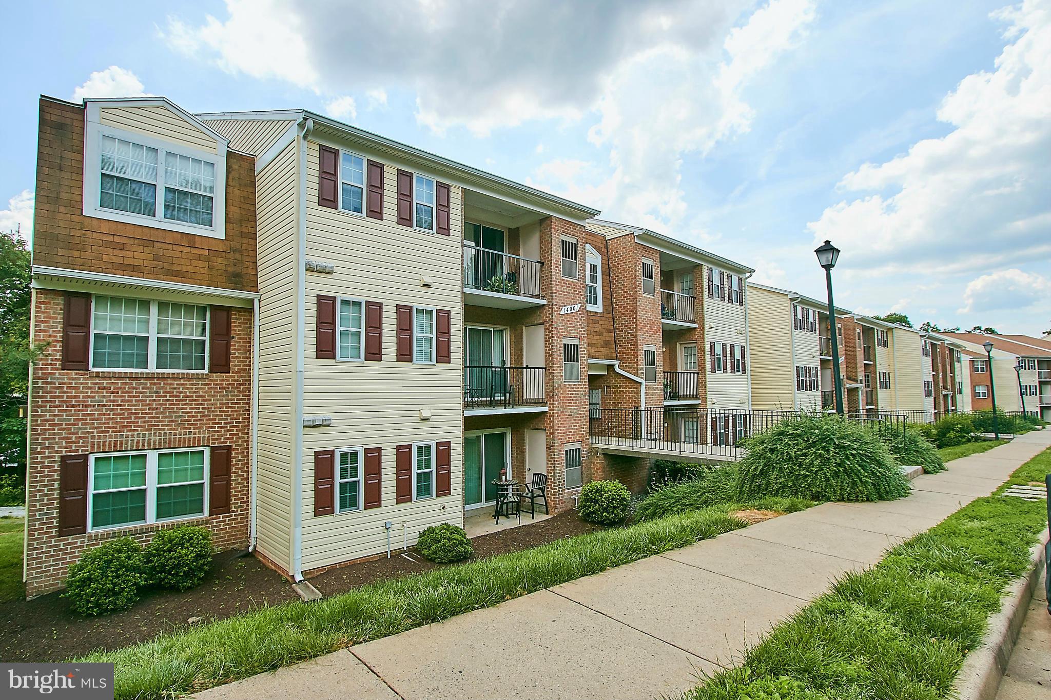 14901 Rydell Road, Unit 203 Centreville, VA 20121 - Photo 2 of 24 Exterior (Front)