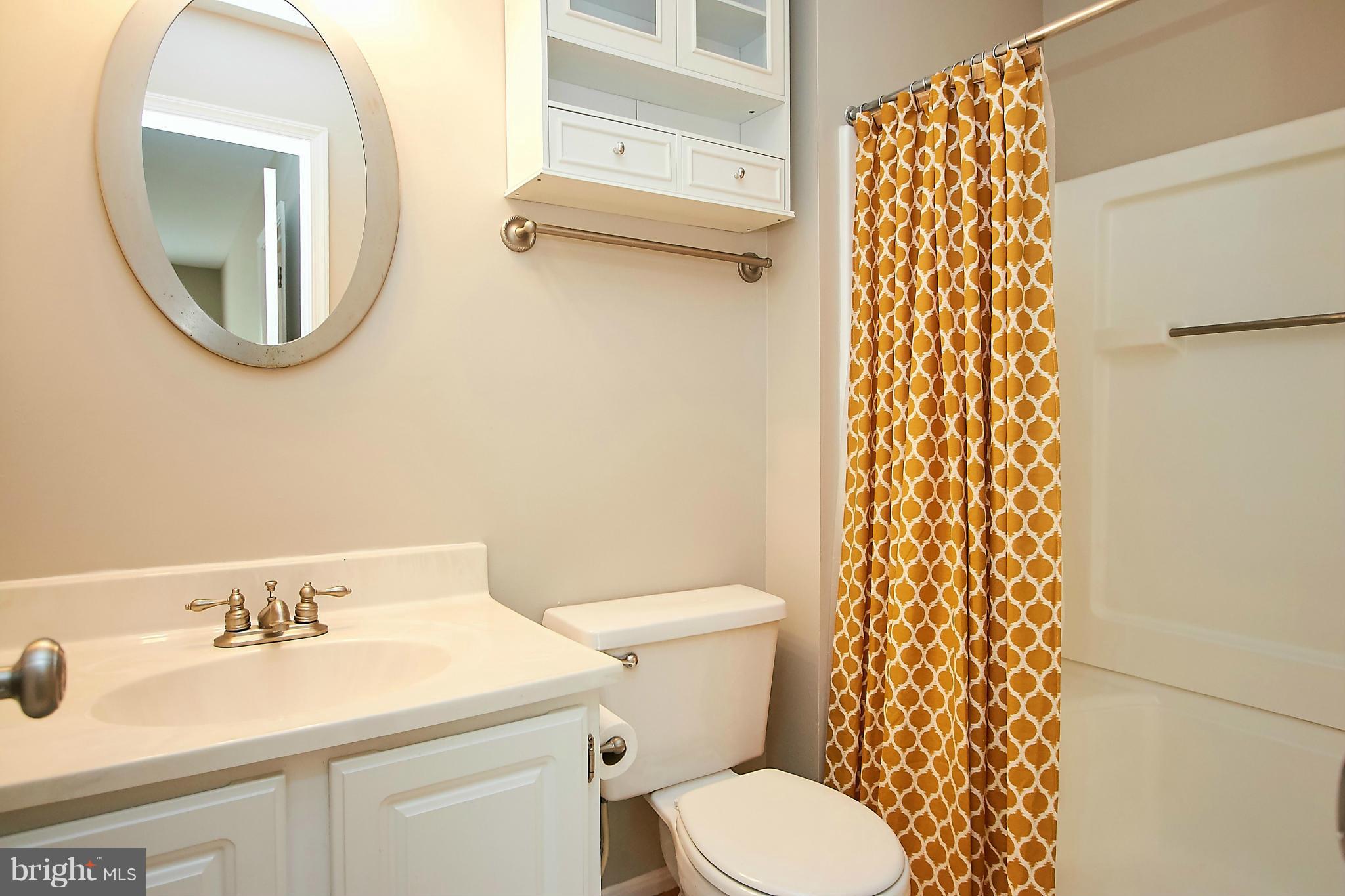 14901 Rydell Road, Unit 203 Centreville, VA 20121 - Photo 17 of 24 Bath (Master)