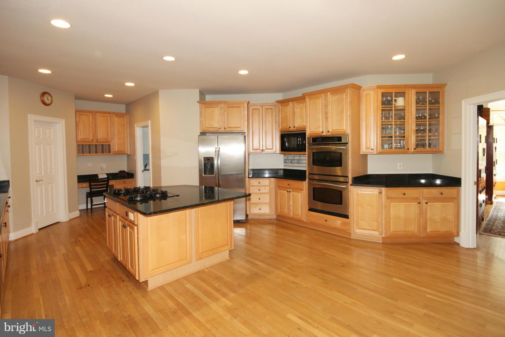 4032 Hunt Road Fairfax, VA 22032 - Photo 11 of 30 Kitchen