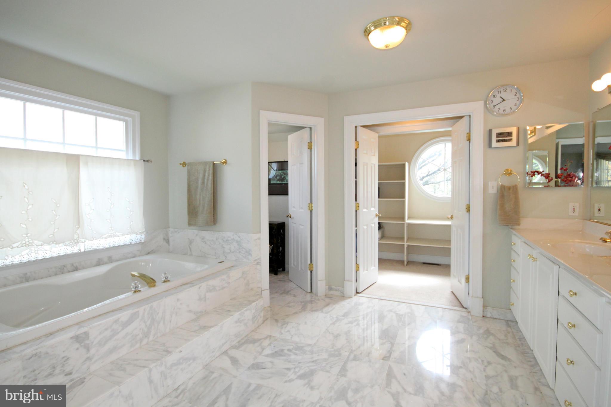4032 Hunt Road Fairfax, VA 22032 - Photo 21 of 30 Bath (Master)