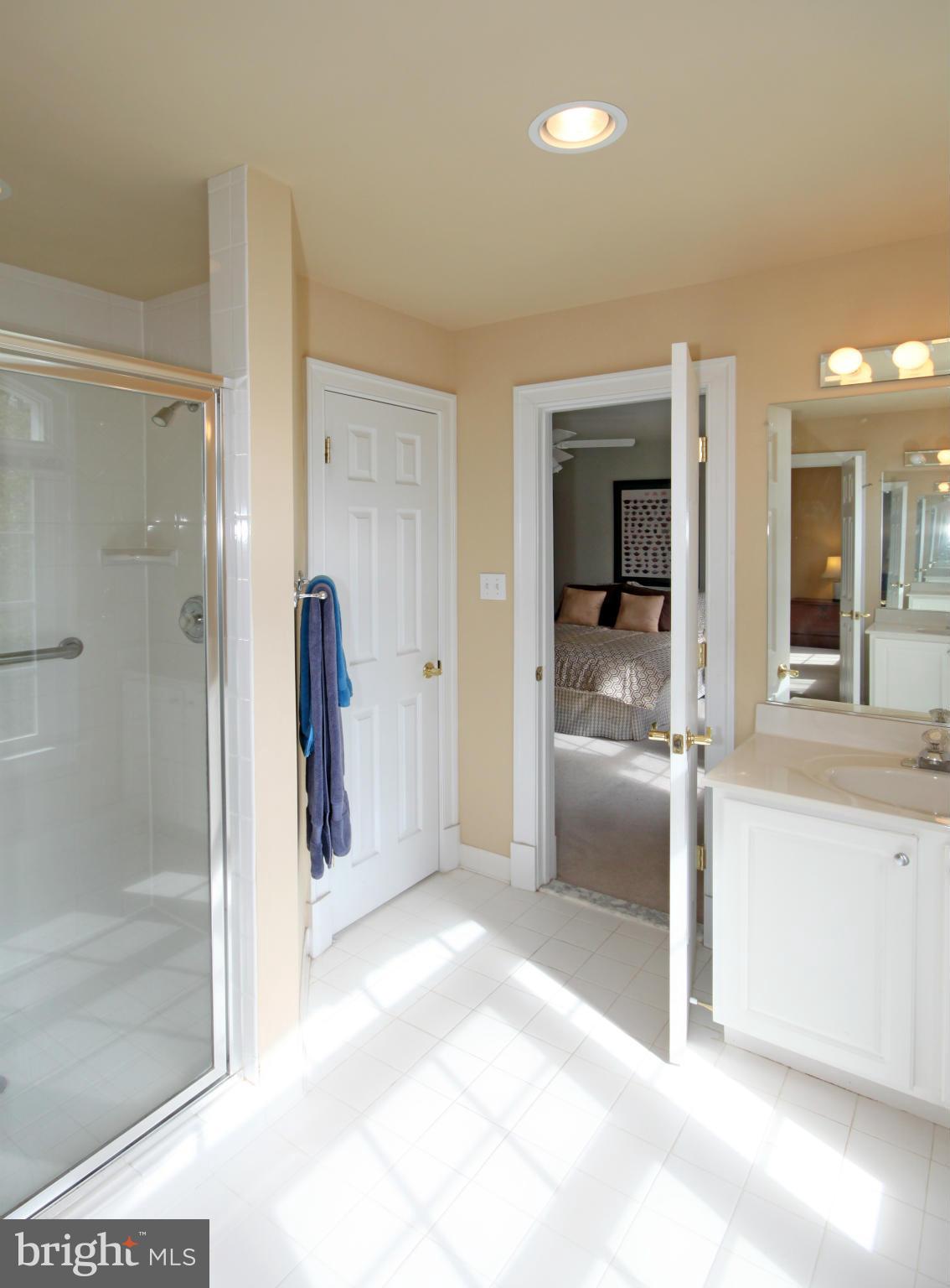 4032 Hunt Road Fairfax, VA 22032 - Photo 26 of 30 Bath