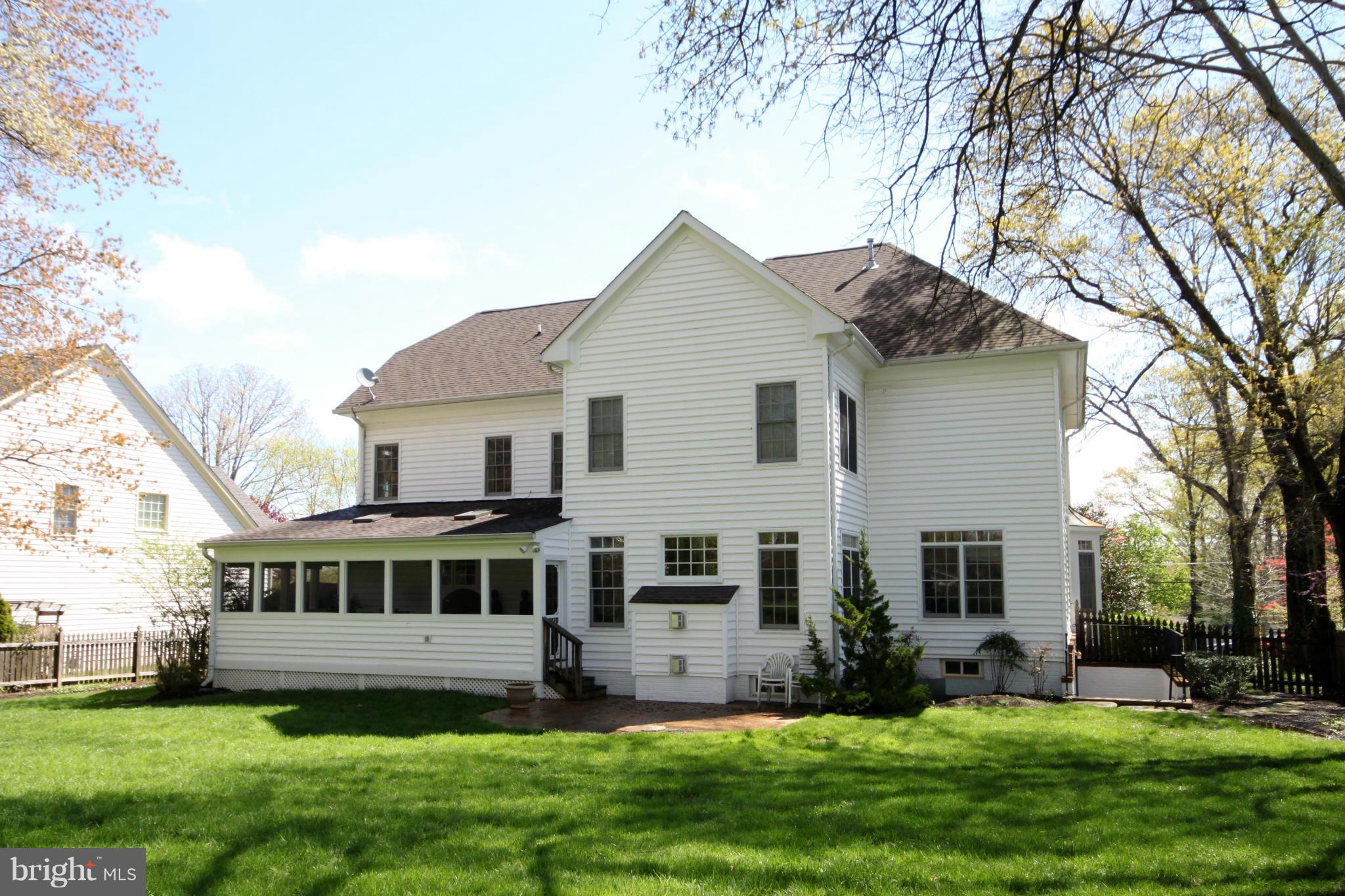 4032 Hunt Road Fairfax, VA 22032 - Photo 29 of 30 Exterior (Rear)