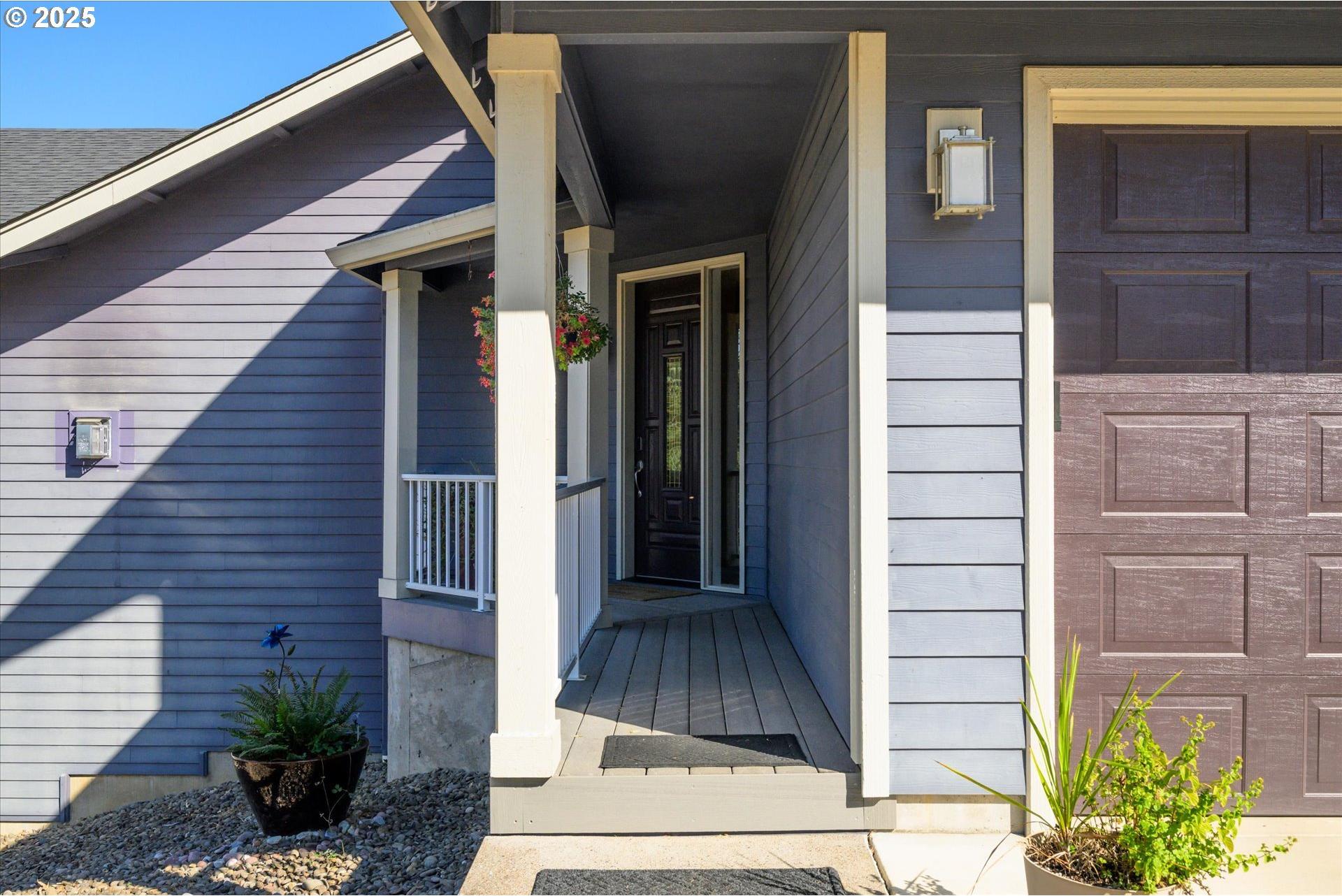 27067 Pickens Road Eugene, OR 97402 - Photo 3 of 47 Gallery Image 3