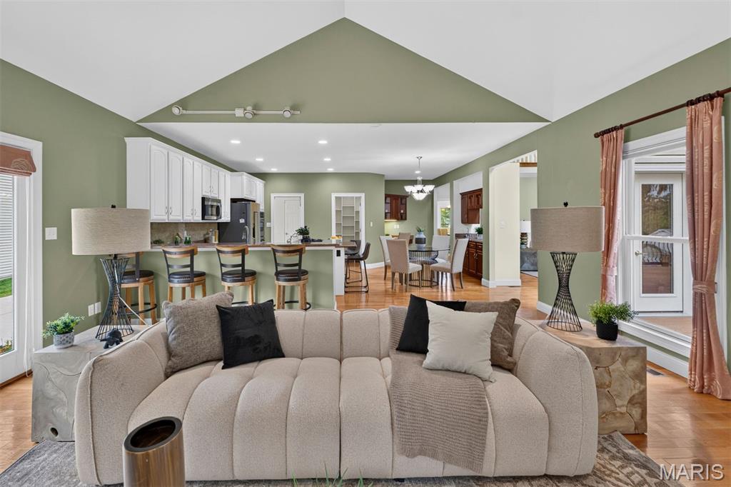 515 North Graeser Road Creve Coeur, MO 63141 - Photo 14 of 40 Gallery Image 14