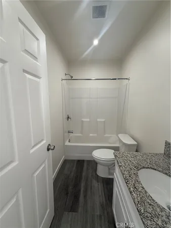 $1,600 | 419 West 5th Street, Unit A, Long Beach, CA 90802