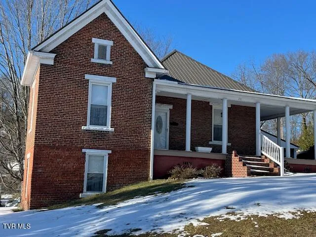 $130,000 | 221 5th Street Northwest, Coeburn, VA 24230