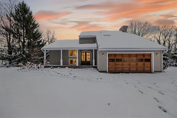 $850,000 | 17490 G-Drive North, Marshall, MI 49068