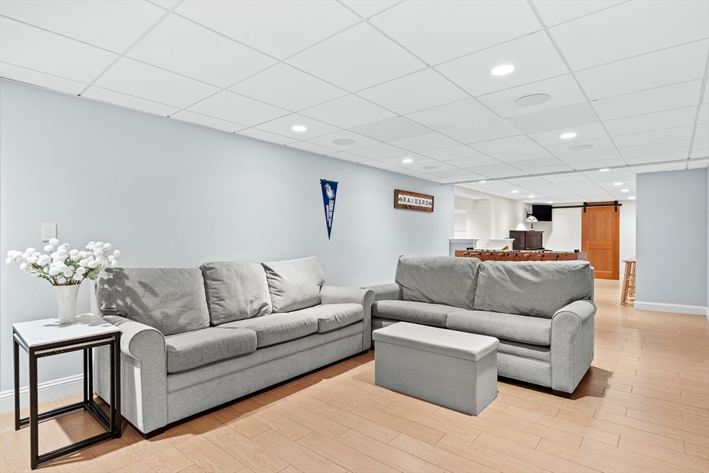 24 Radcliffe Road Wellesley, MA 02482 - Photo 21 of 32