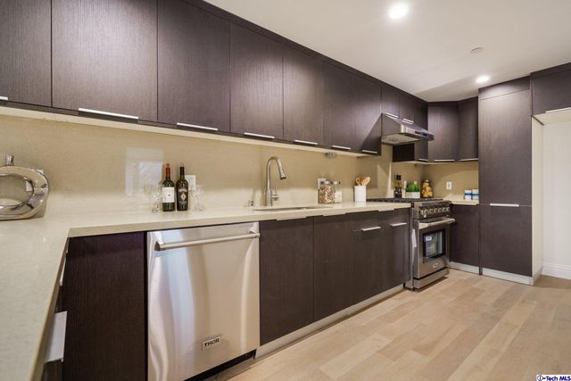 $739,000 | 2939 Leeward Avenue, Unit 215, Los Angeles, CA 90005