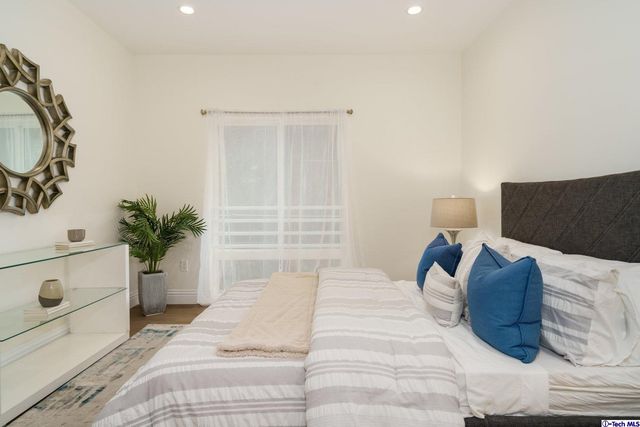 $739,000 | 2939 Leeward Avenue, Unit 215, Los Angeles, CA 90005