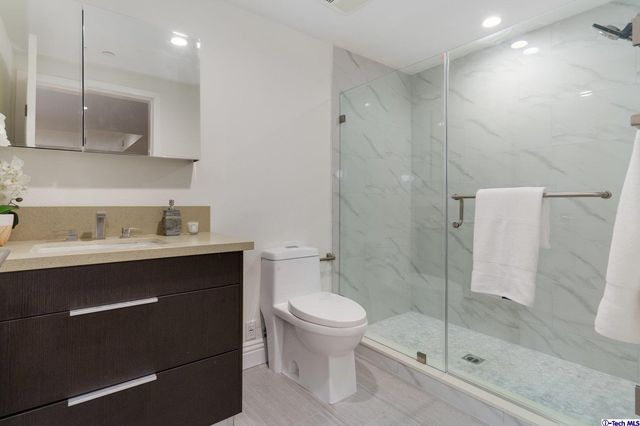 $739,000 | 2939 Leeward Avenue, Unit 215, Los Angeles, CA 90005