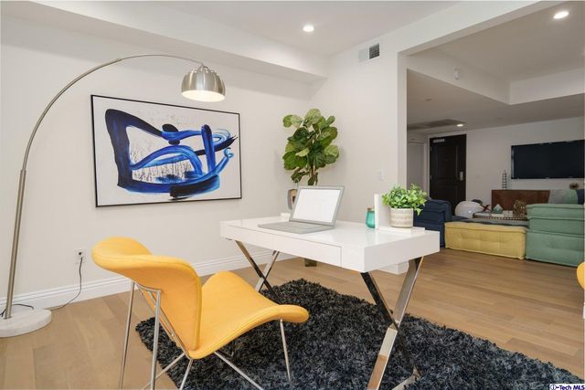 $739,000 | 2939 Leeward Avenue, Unit 215, Los Angeles, CA 90005