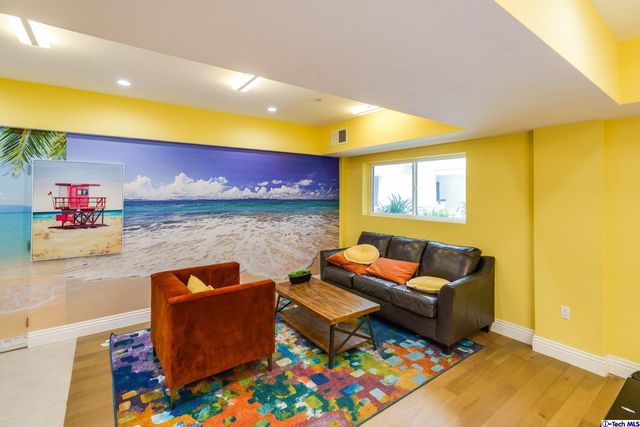 $739,000 | 2939 Leeward Avenue, Unit 215, Los Angeles, CA 90005