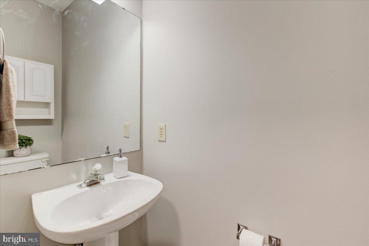12024 Taliesin Place, Unit 16 Reston, VA 20190 - Photo 5 of 35