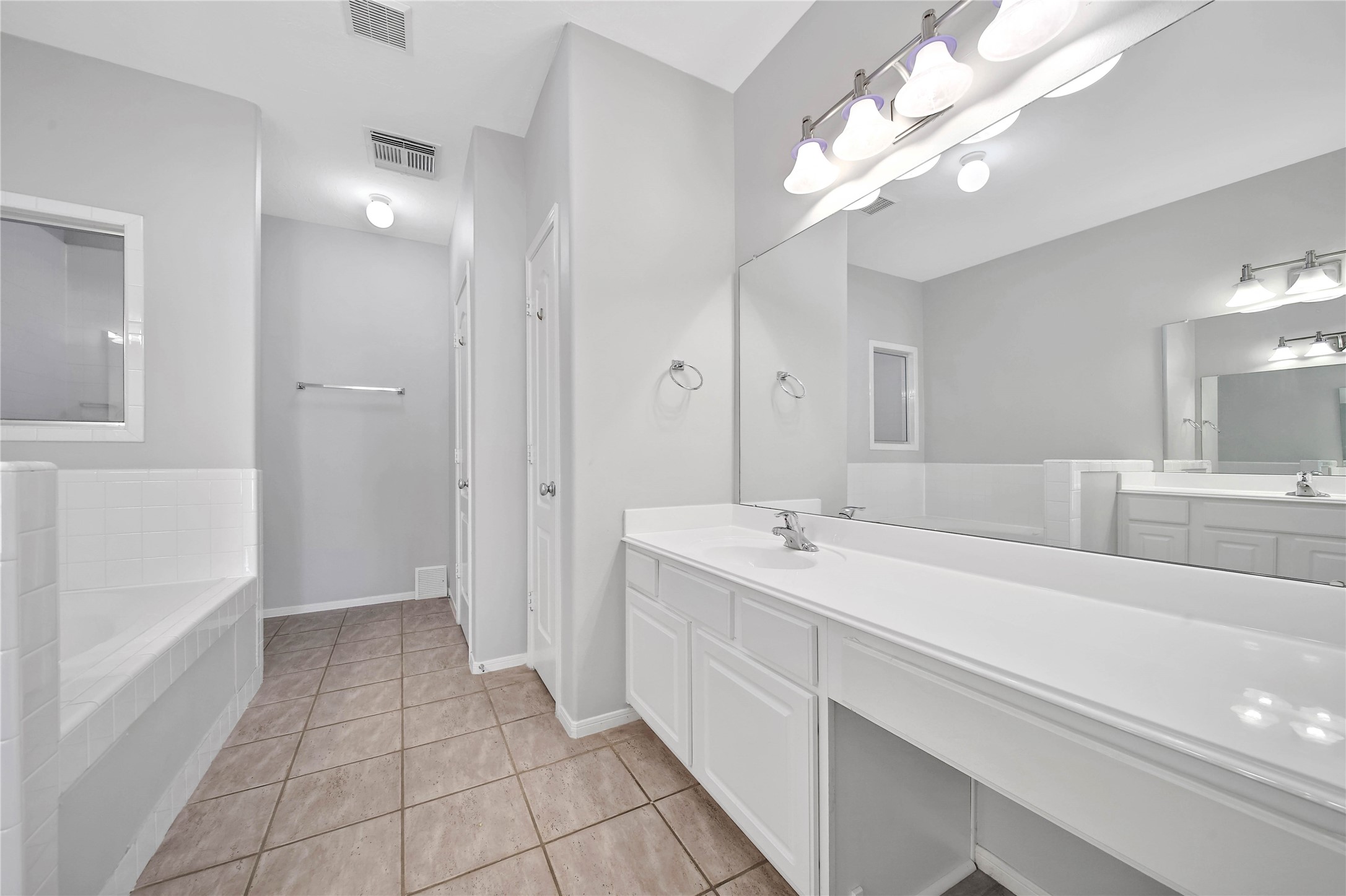2618 Shady Acres Court Houston, TX 77008 - Photo 30 of 40