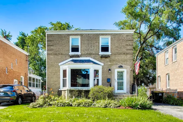 $294,900 | 2923 West 97th Street, Evergreen Park, IL 60805