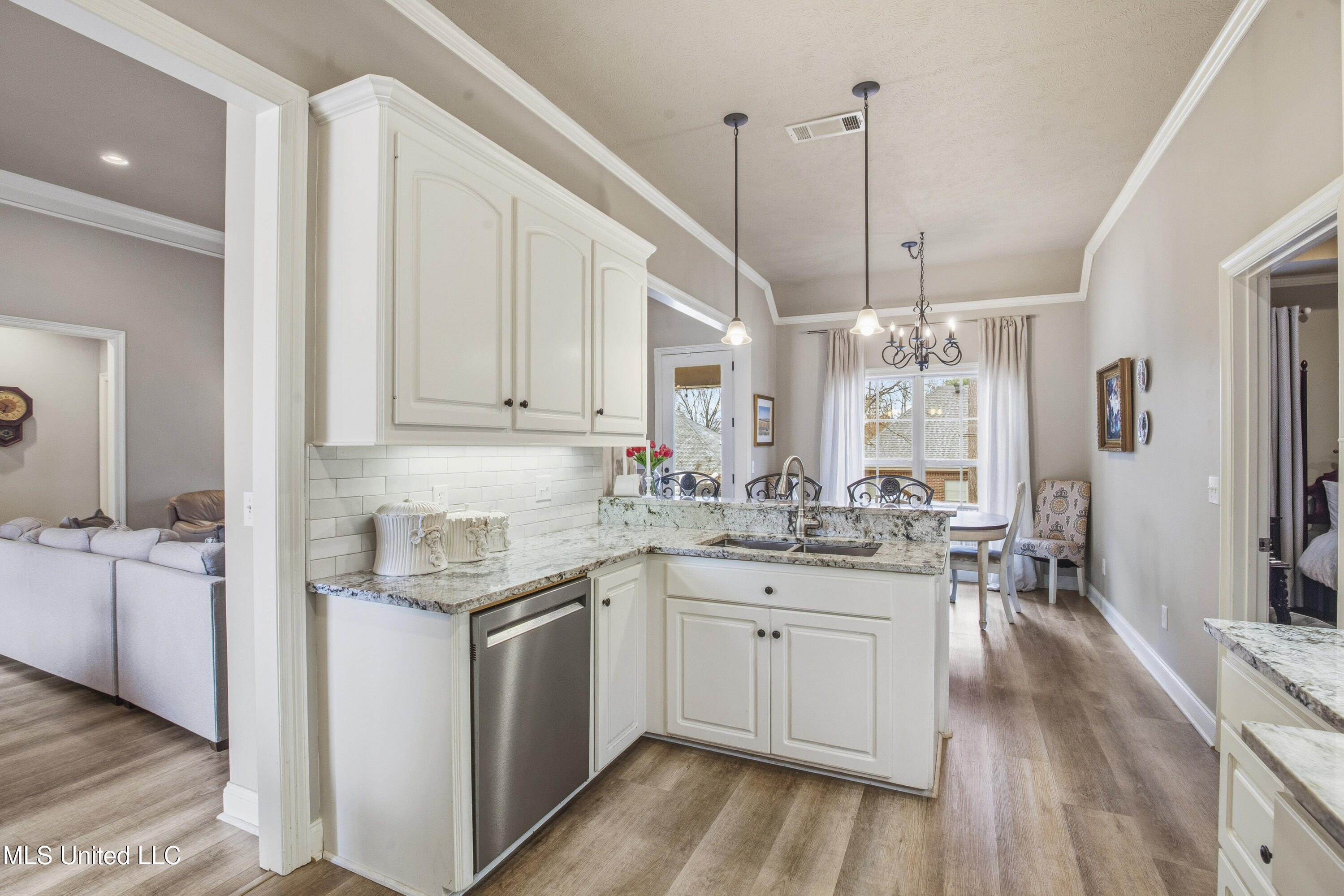 229 Turtle Lane Brandon, MS 39047 - Photo 17 of 51 229 Turtle Ln-18