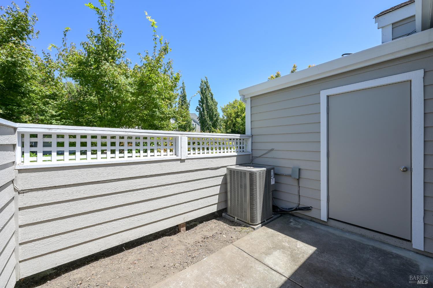 718 West Jasmine Circle Santa Rosa, CA 95407 - Photo 16 of 20
