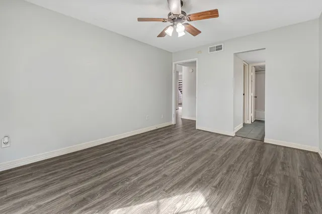 $1,500 | 2120 El Paseo Street, Unit 2705, Houston, TX 77054