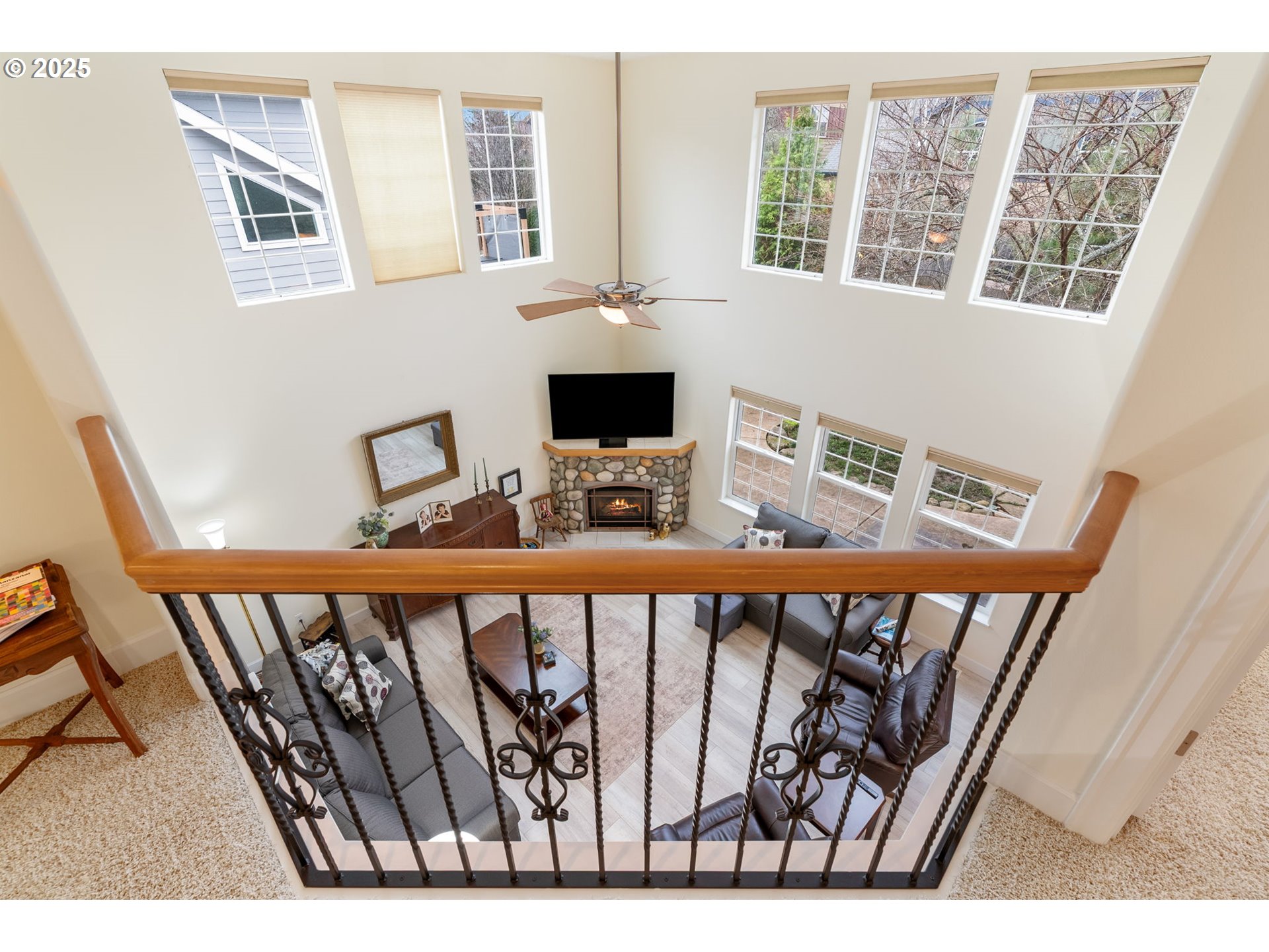 948 28th Street Hood River, OR 97031 - Photo 20 of 46 a view of a balcony with furniture